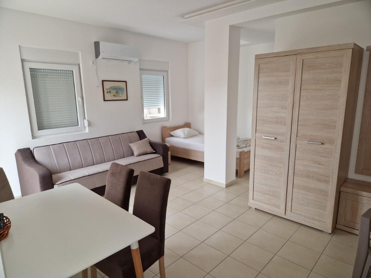 Apartmani Marina Kopitovic Petrovac Екстер'єр фото