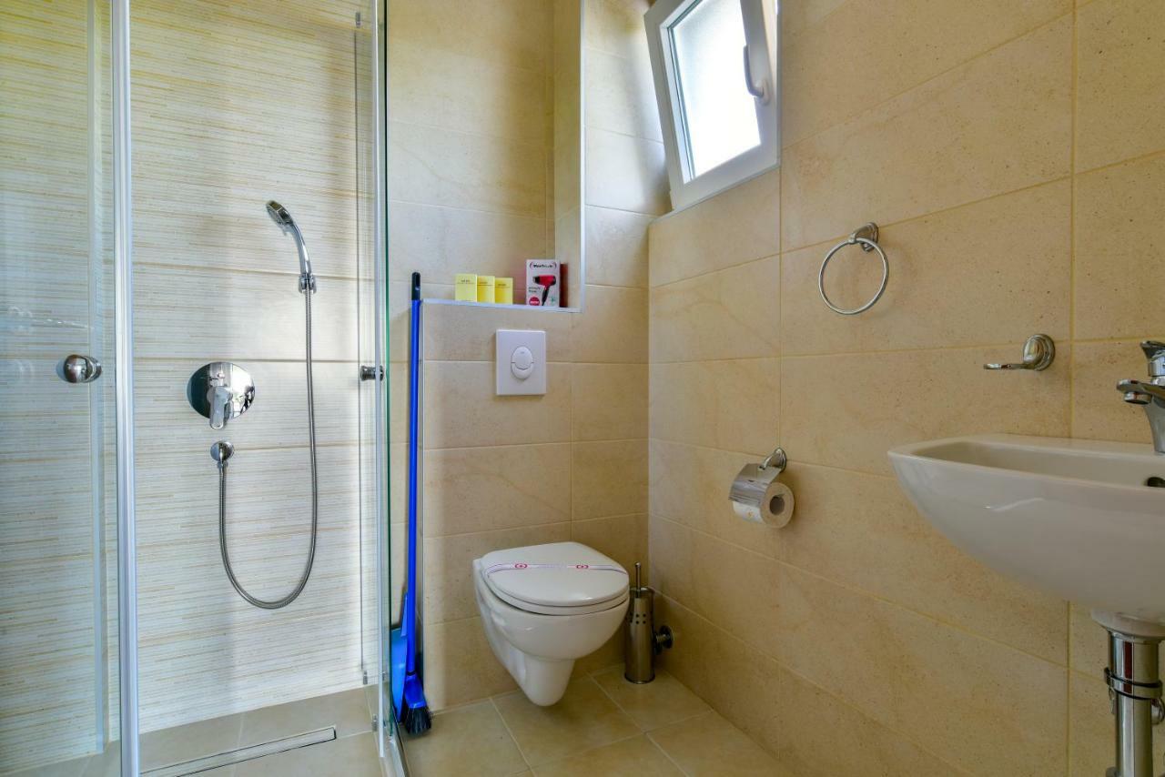 Apartmani Marina Kopitovic Petrovac Екстер'єр фото