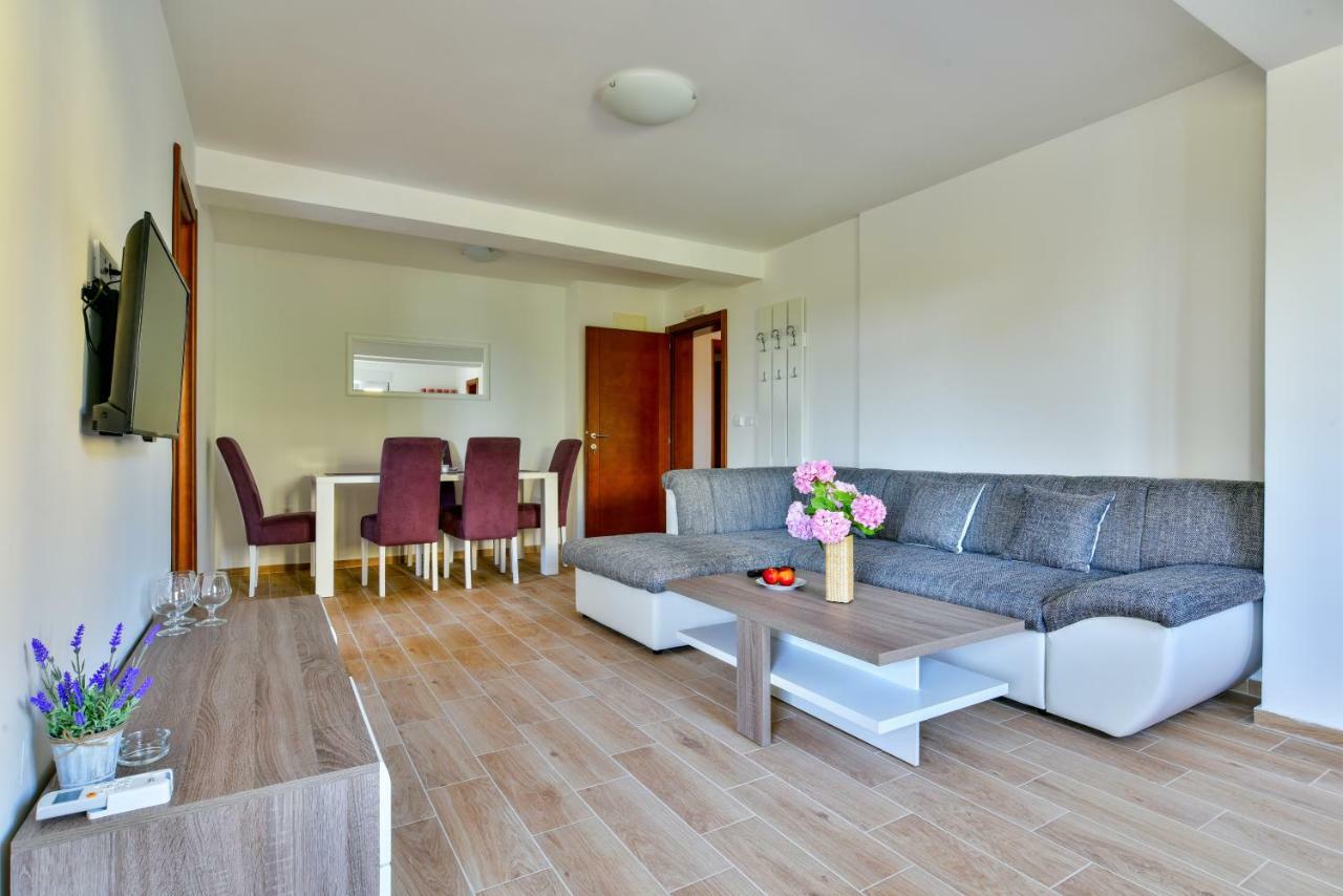 Apartmani Marina Kopitovic Petrovac Екстер'єр фото
