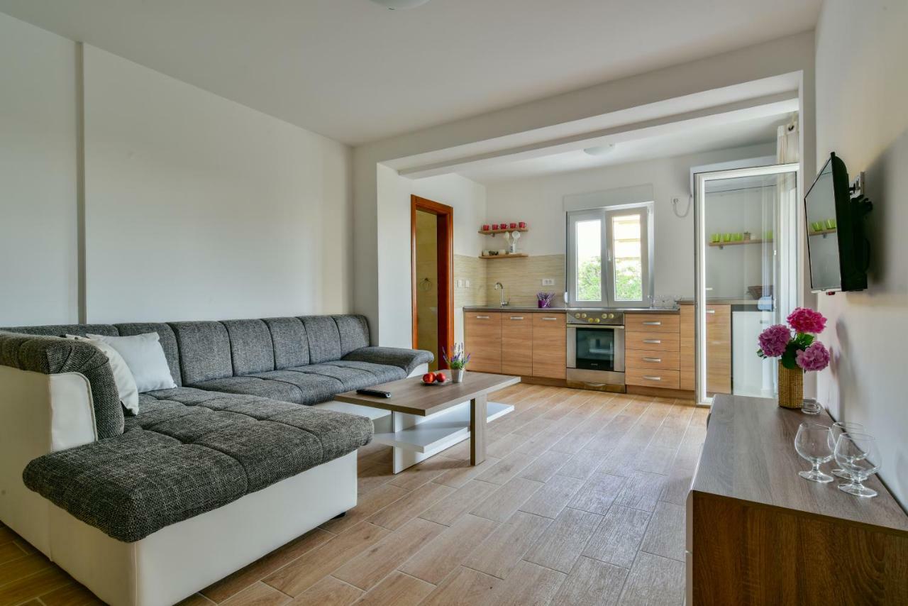 Apartmani Marina Kopitovic Petrovac Екстер'єр фото