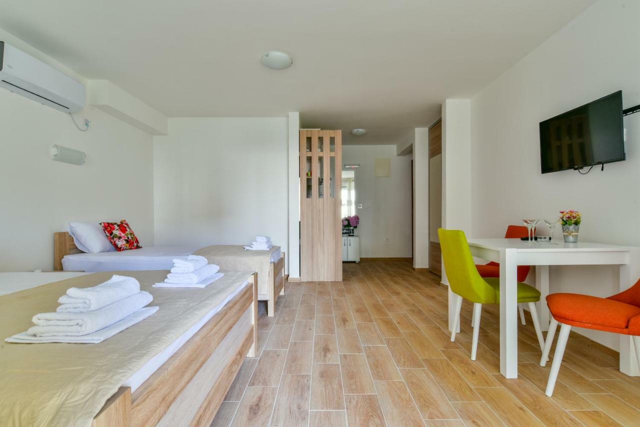 Apartmani Marina Kopitovic Petrovac Екстер'єр фото