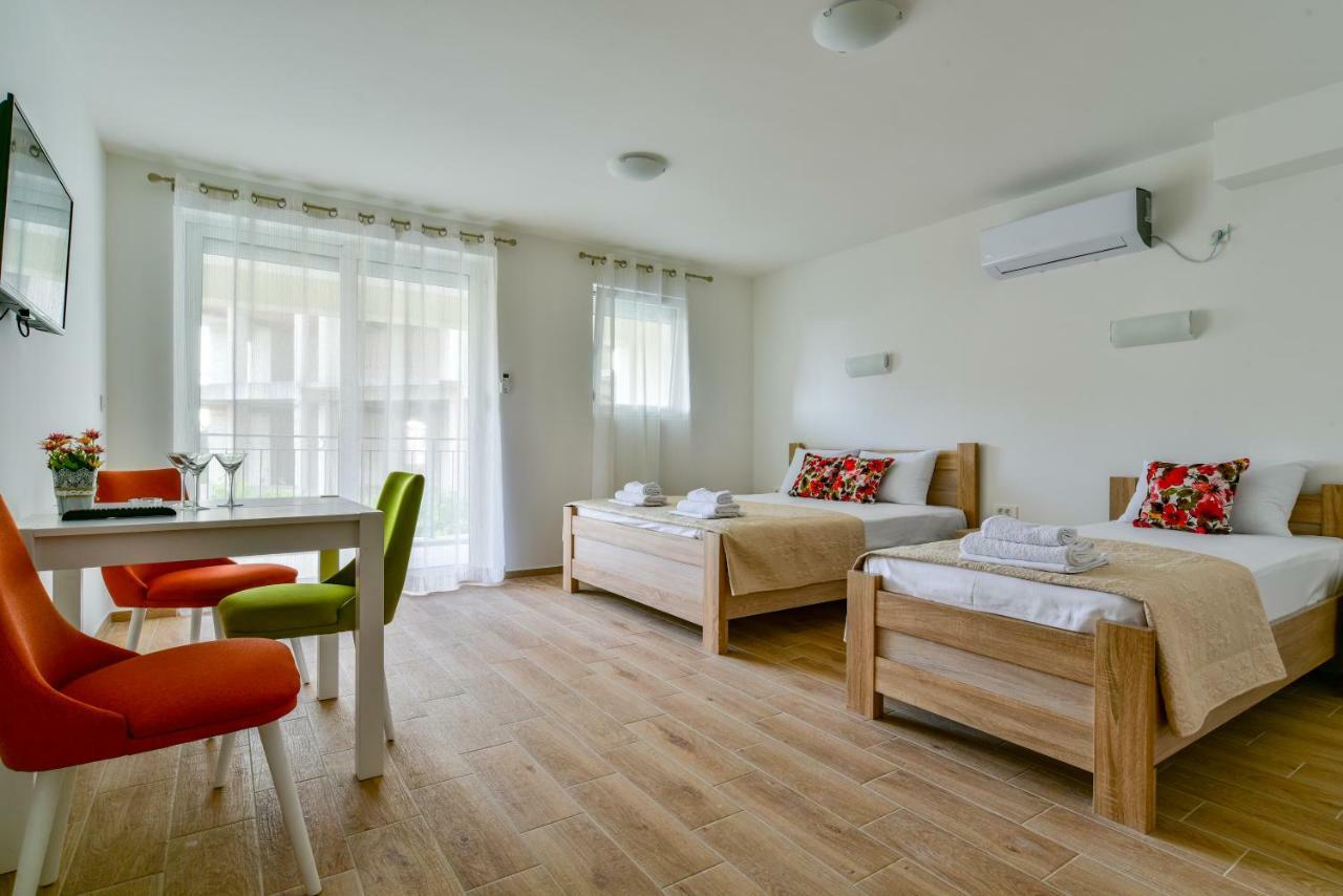 Apartmani Marina Kopitovic Petrovac Екстер'єр фото