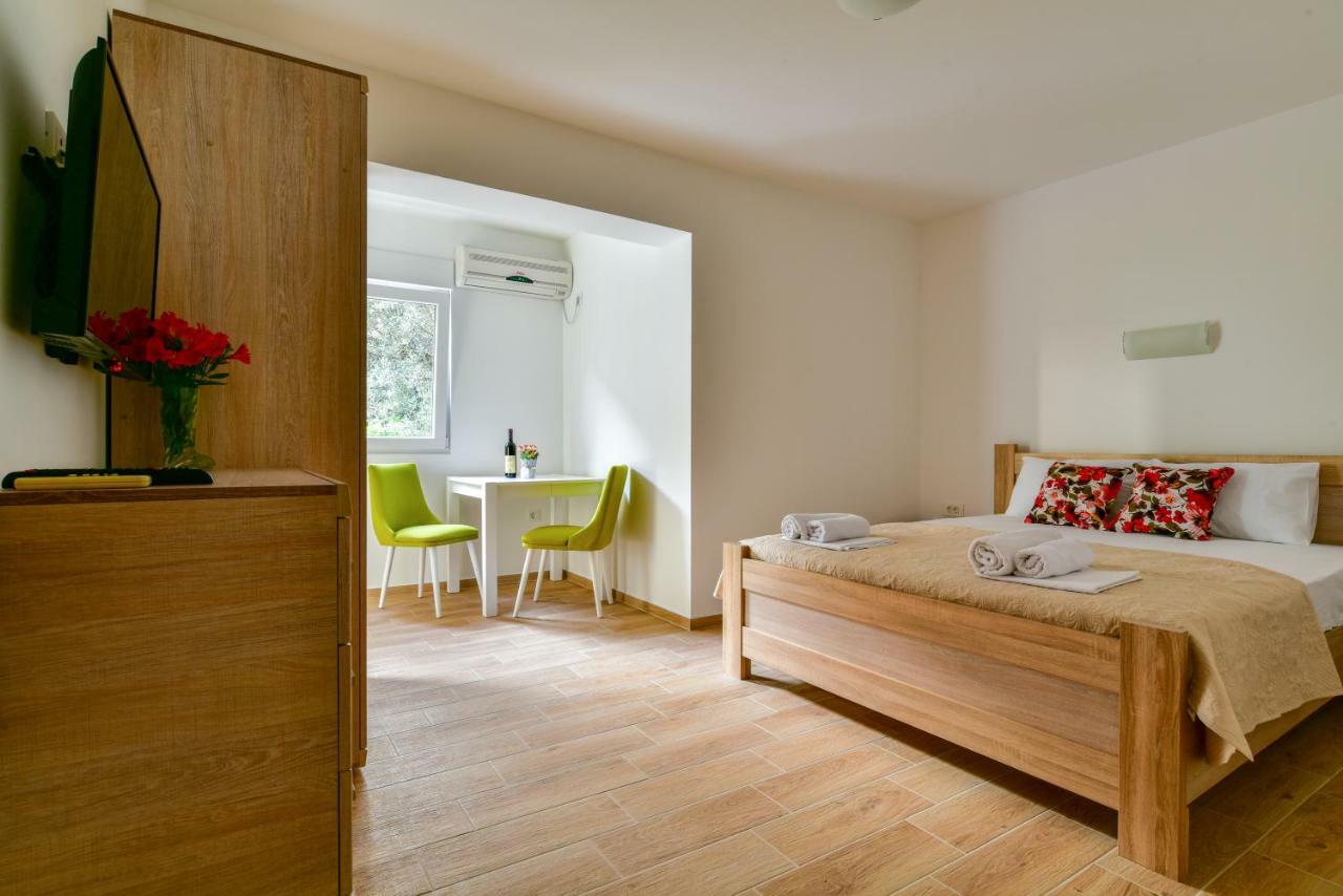 Apartmani Marina Kopitovic Petrovac Екстер'єр фото