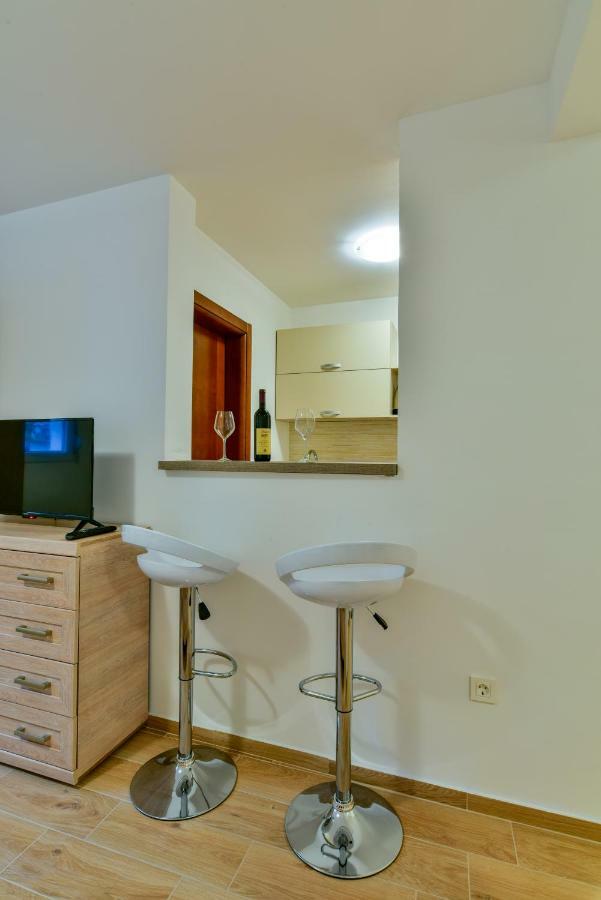 Apartmani Marina Kopitovic Petrovac Екстер'єр фото